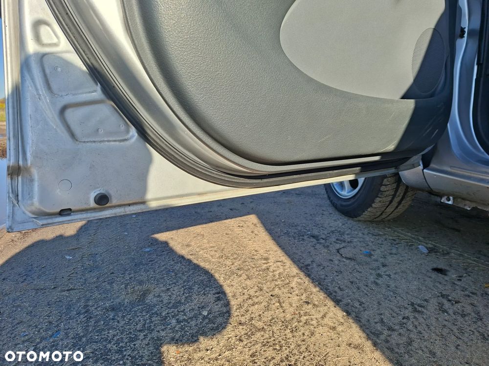 Toyota Yaris - 11