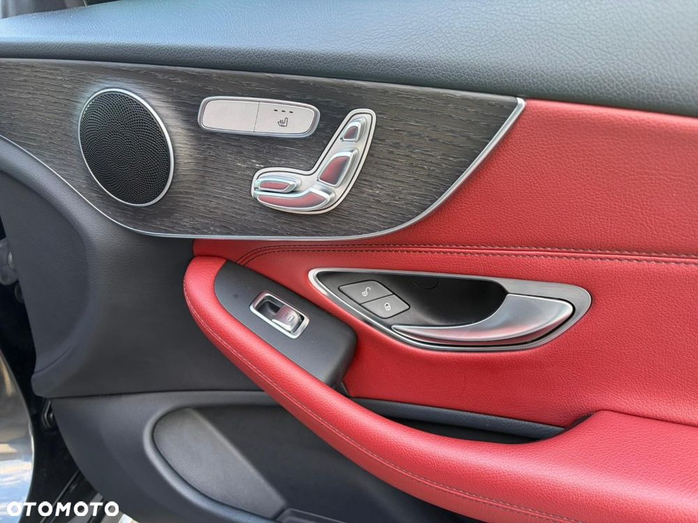 Mercedes-Benz Klasa C 300 4Matic 9G-TRONIC AMG Line Plus - 26
