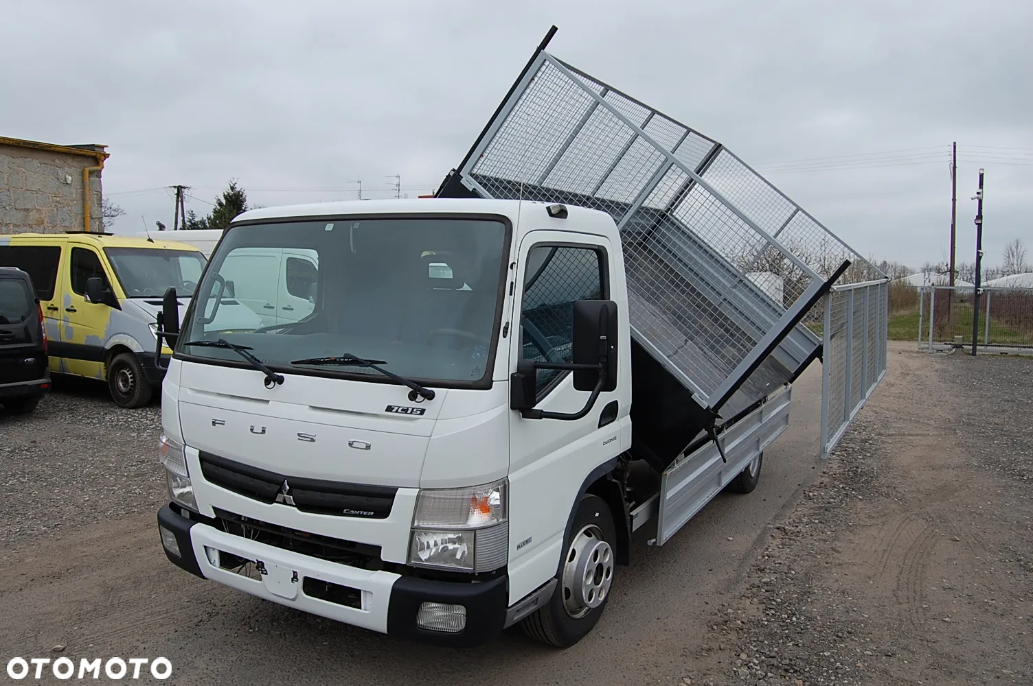 Mitsubishi Fuso Canter - 2