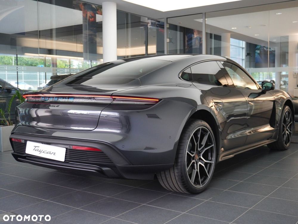 Porsche Taycan 105kWh 4 - 14