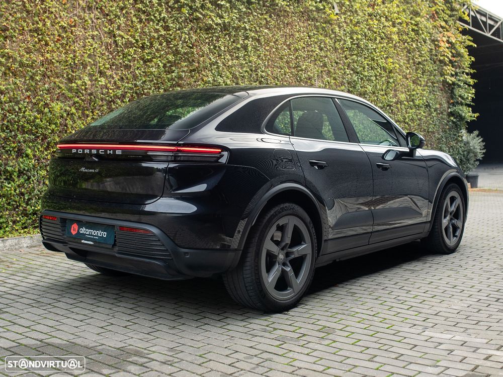 Porsche Macan Electric 4 - 10