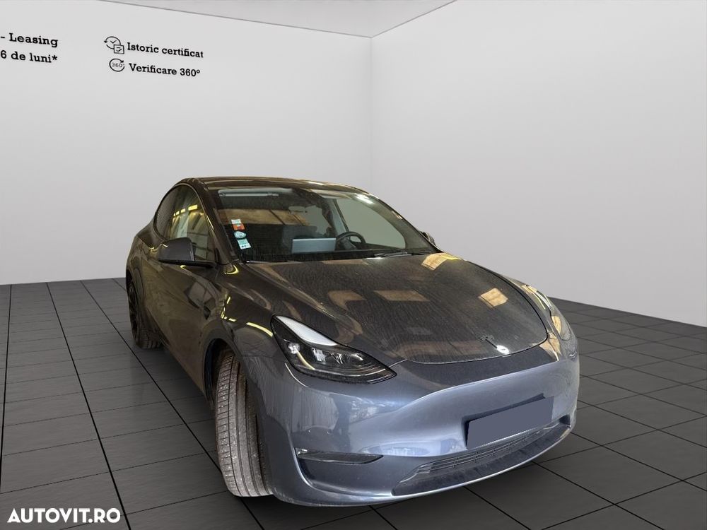 Tesla Model Y - 3
