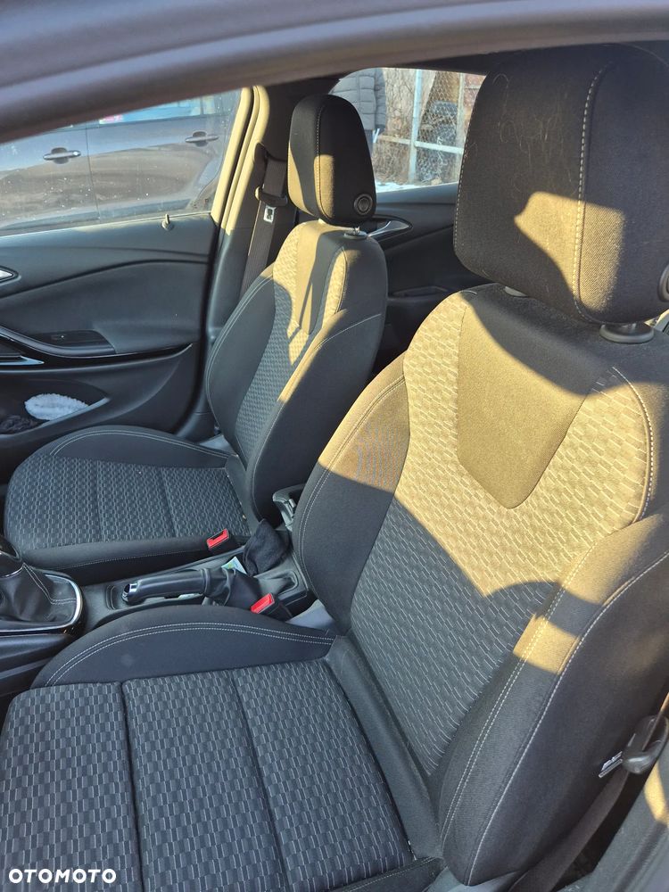 Opel Astra 1.4 T Dynamic S&S - 8