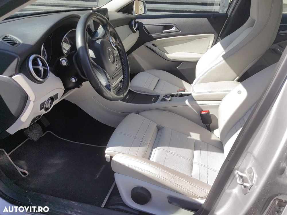 Mercedes-Benz GLA - 8