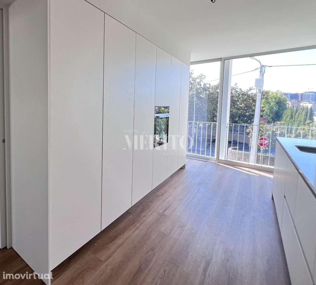 Nova Entrada.... Moradia T3 + escritório a para venda em Lamaçães - Br - Grande imagem: 3/21