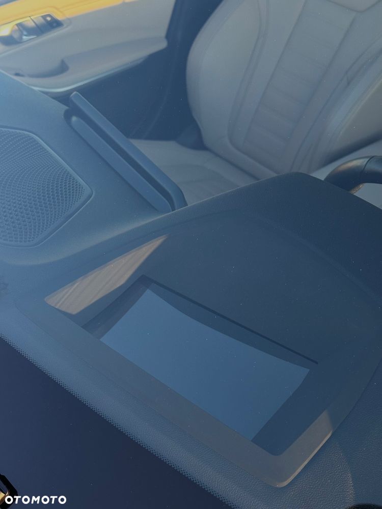 BMW Seria 3 330i xDrive M Sport - 10