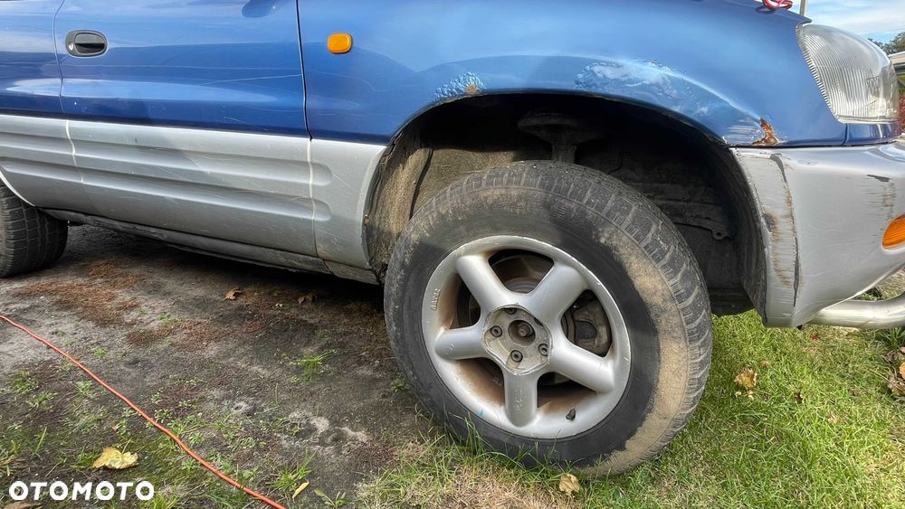 Toyota RAV4 - 8