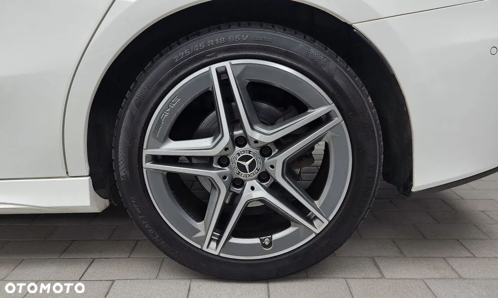 Mercedes-Benz Klasa A 220 4Matic 7G-DCT - 7