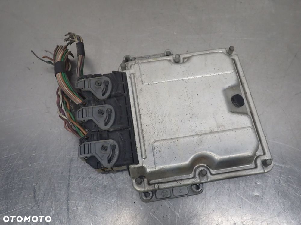 KOMPUTER SILNIKA RENAULT TRAFIC II 1.9 8200118526 - 2