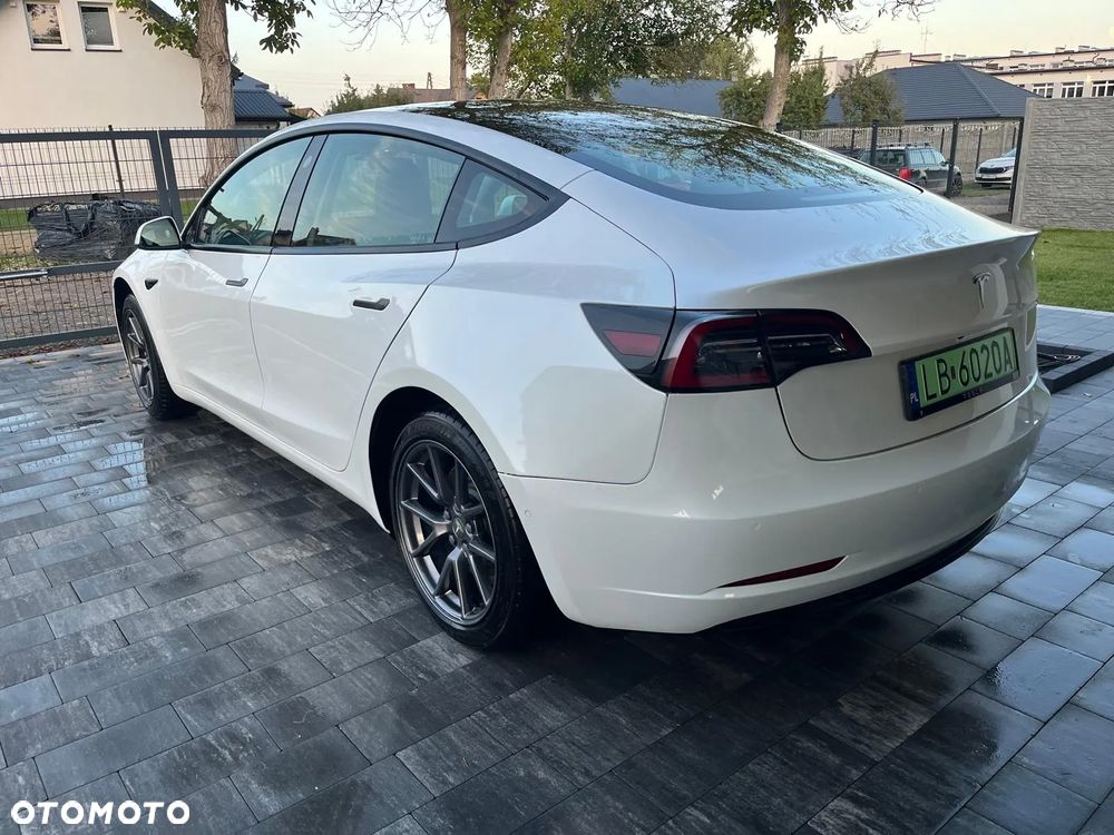 Tesla Model 3 Standard Reichweite Plus Hinterradantrieb - 12