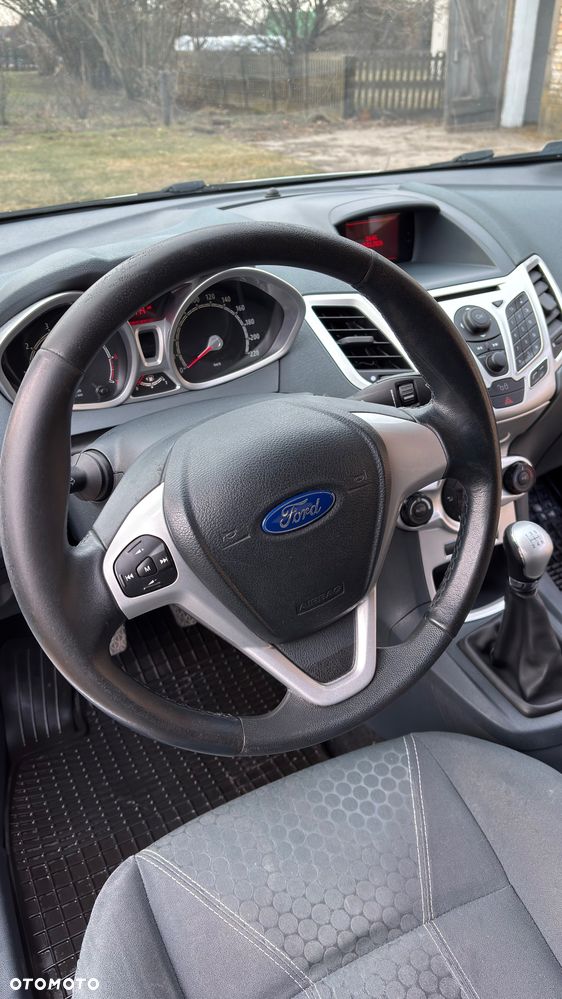 Ford Fiesta - 12