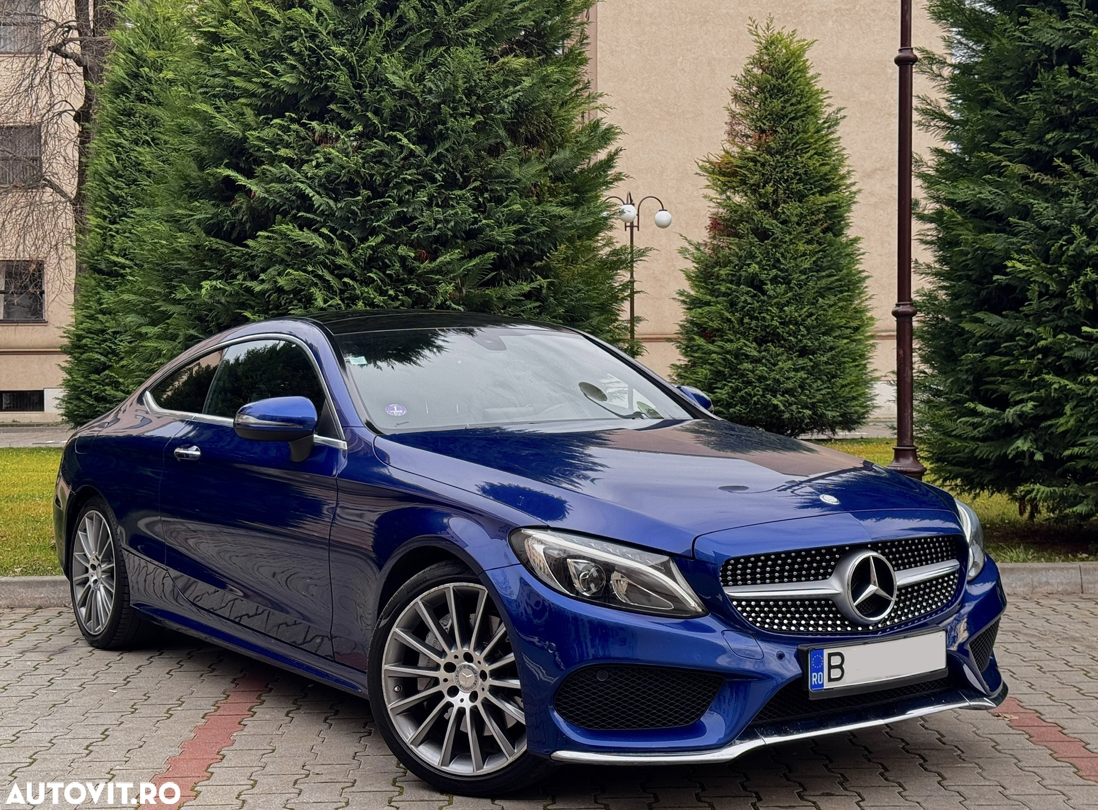 Mercedes-Benz C 300 Coupe 9G-TRONIC AMG Line - 2
