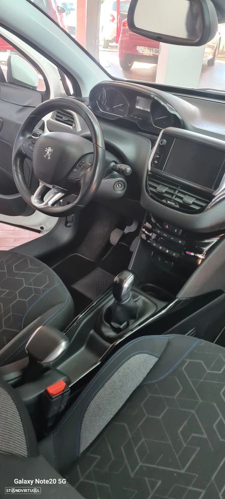 Peugeot 2008 BlueHDi 100 STOP & START Signature - 15