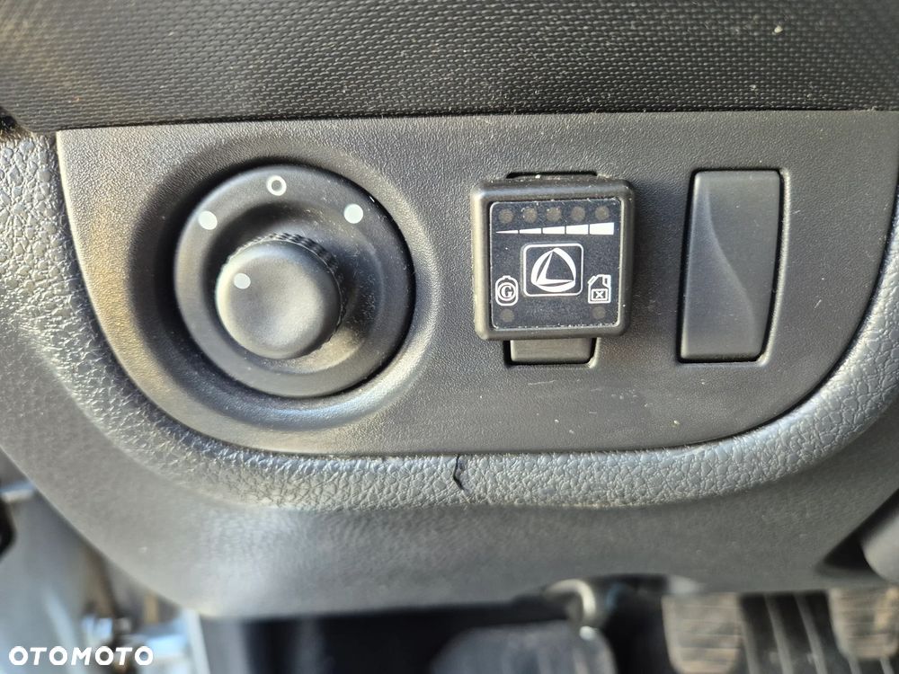 Dacia Sandero 1.2 16V Laureate - 12