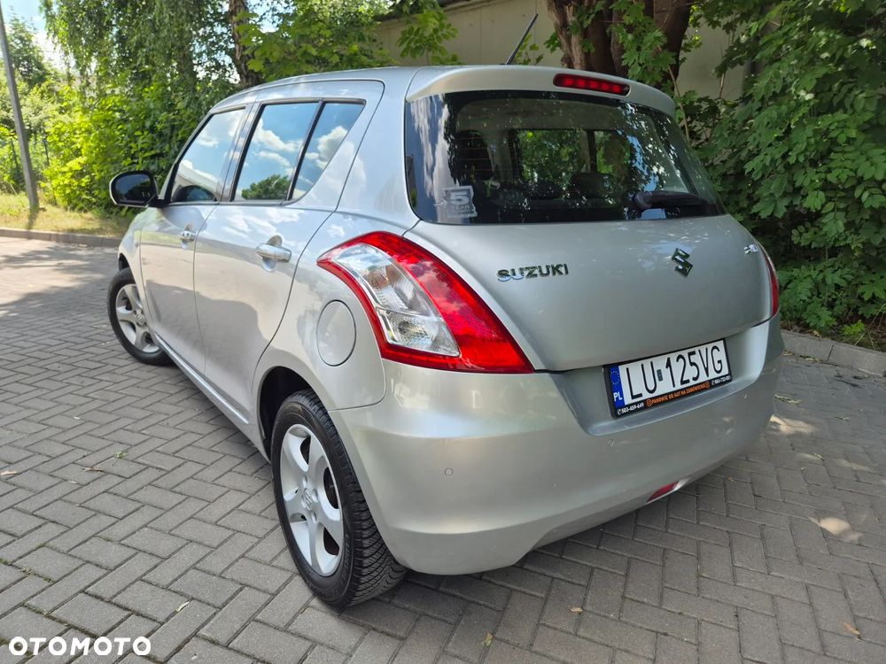 Suzuki Swift - 4