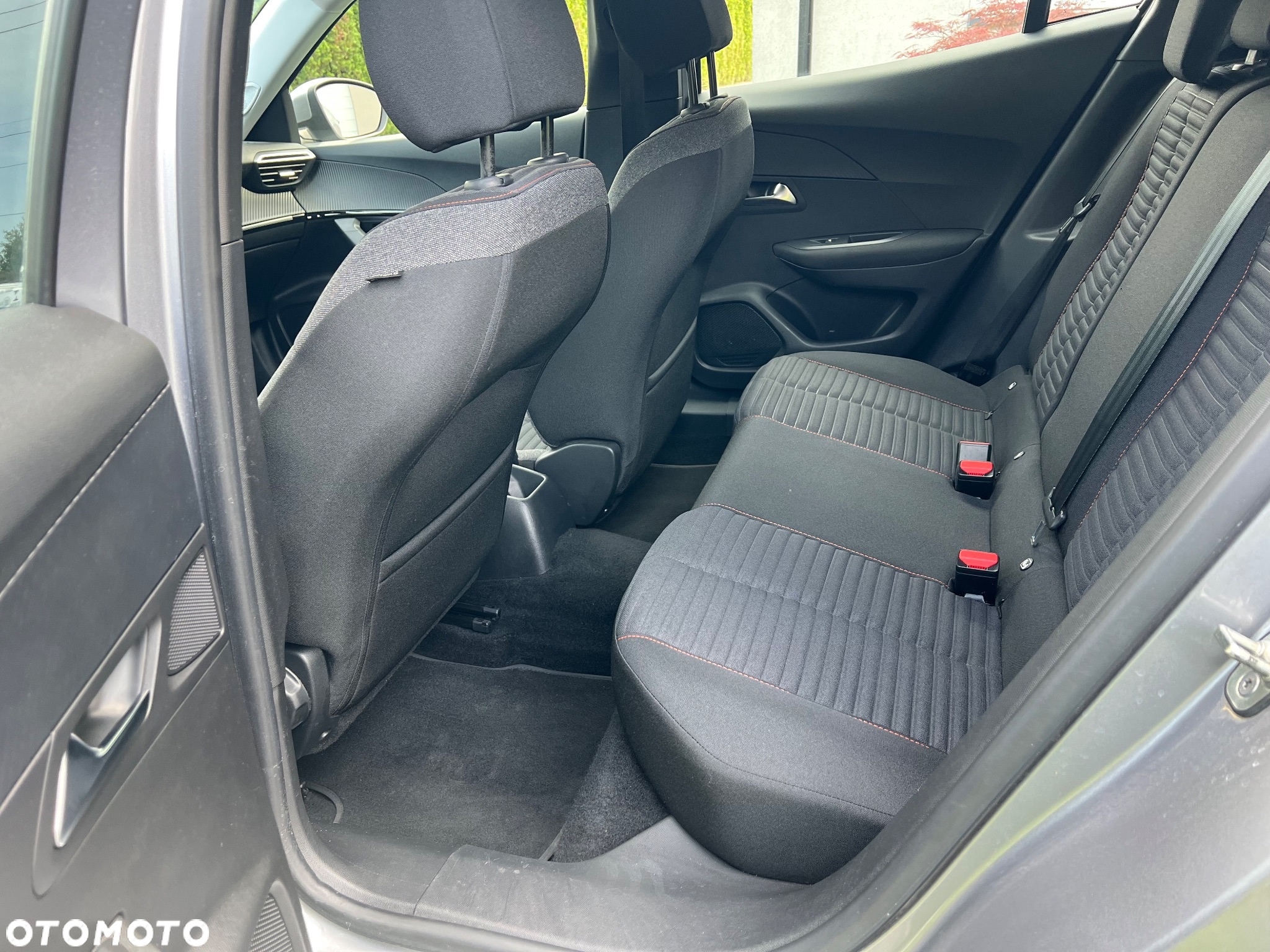Peugeot 2008 1.5 BlueHDi Active Pack S&S - 23