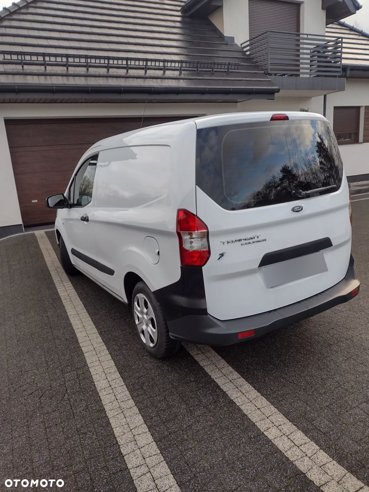 Ford Transit Courier - 4