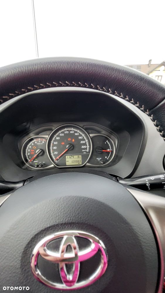 Toyota Yaris 1.0 Active EU6 - 11