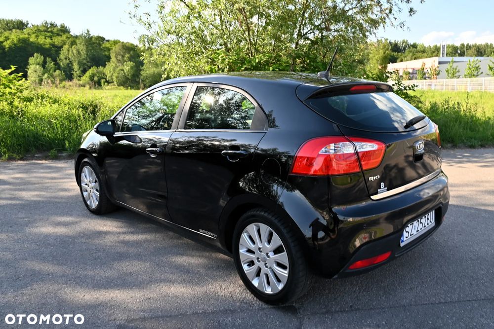 Kia Rio - 18