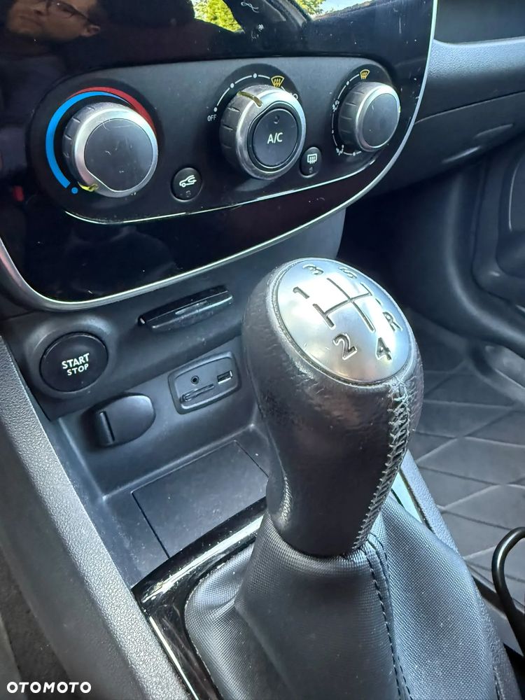 Renault Clio 1.2 16V Limited - 17