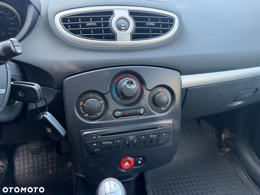 Renault Clio 1.2 16V Authentique - 8