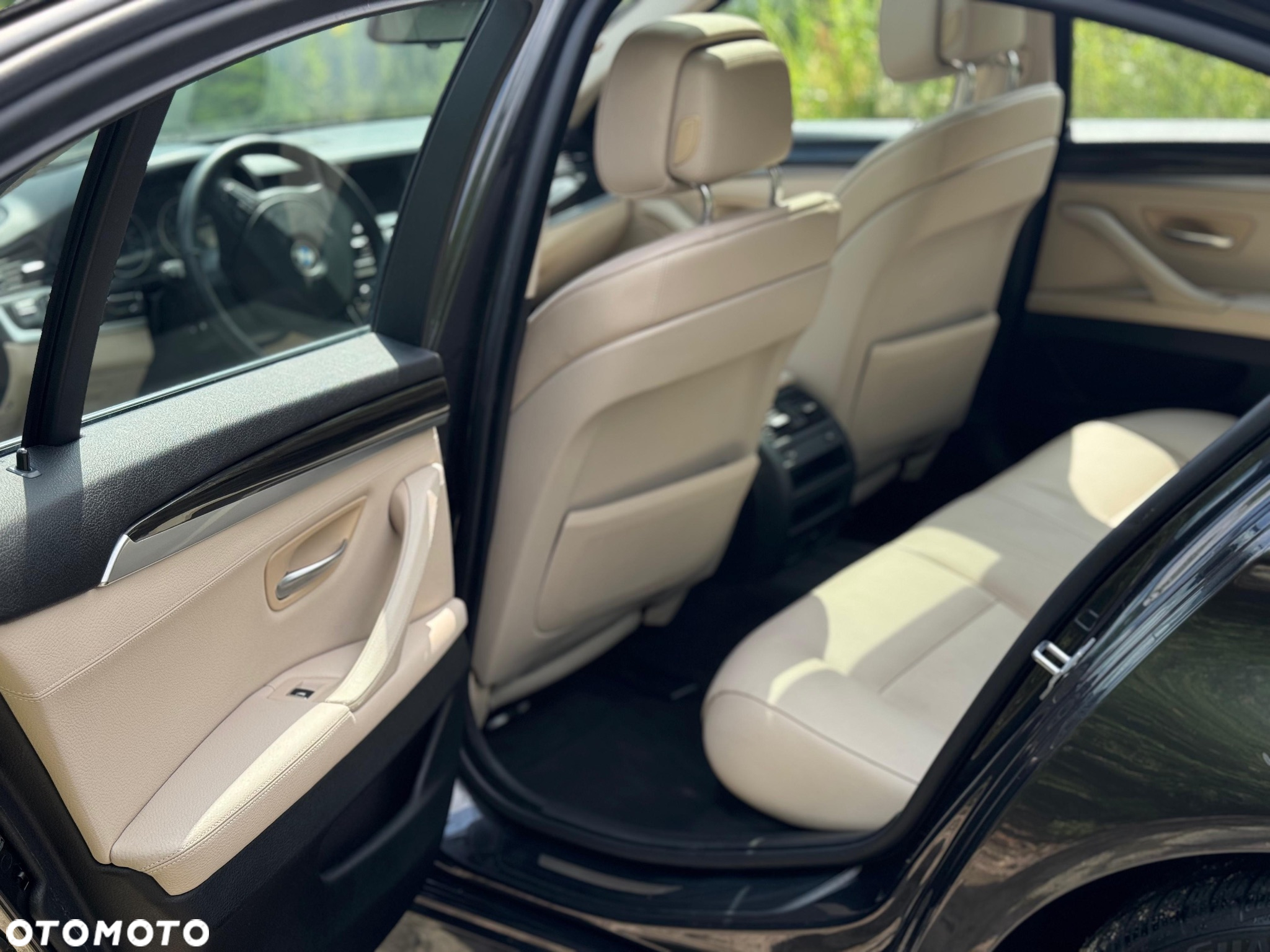 BMW Seria 5 528i xDrive Luxury Line - 13