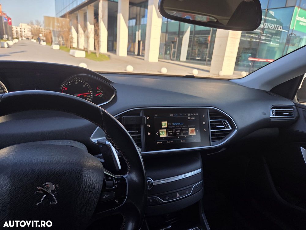 Peugeot 308 BlueHDi FAP 130 EAT8 Stop & Start Tech Edition - 15