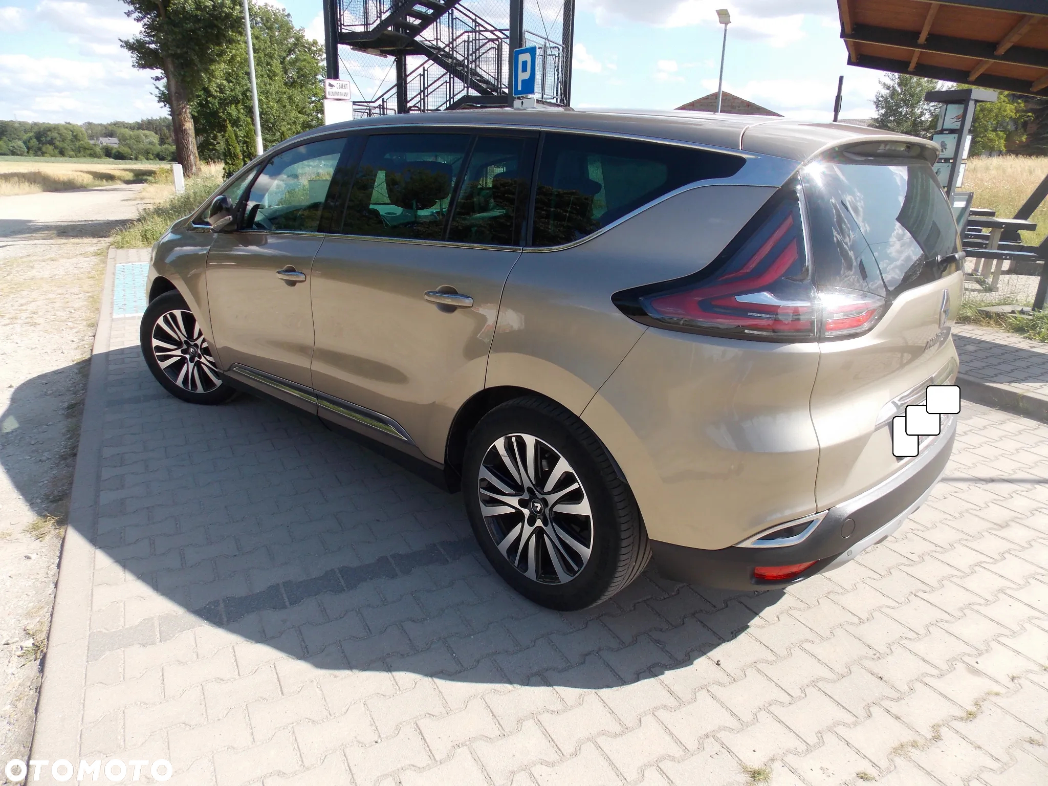 Renault Espace 1.6 dCi Energy Initiale Paris EDC - 3