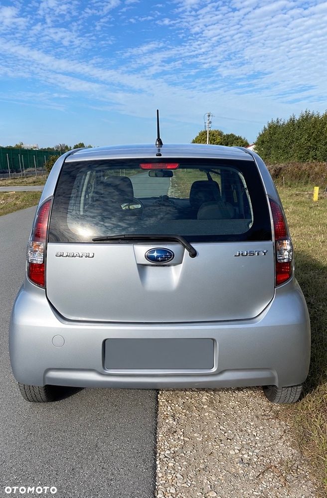 Subaru Justy 2010 photo 2