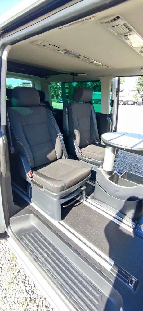 Volkswagen Multivan - 10