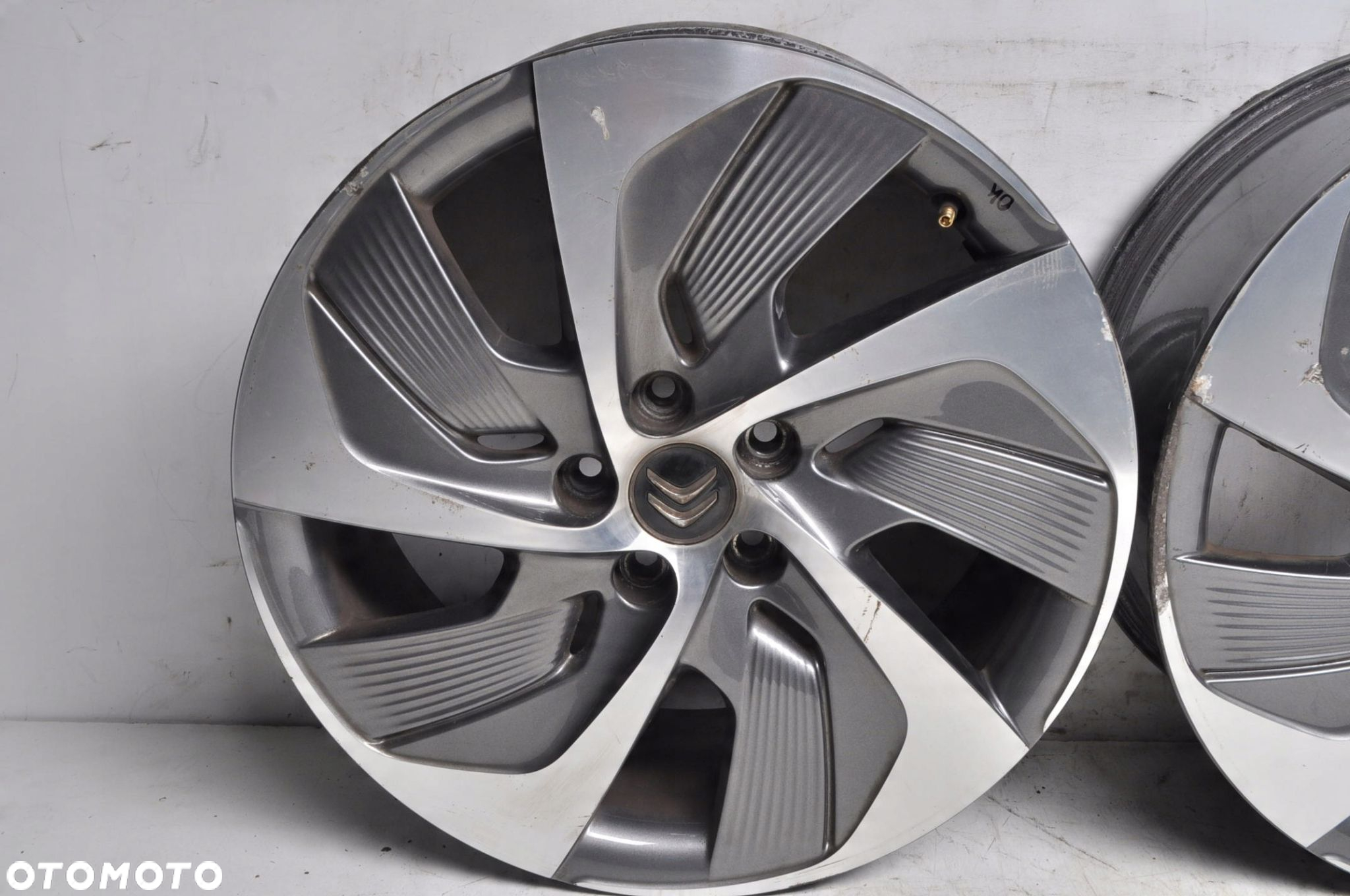 CITROEN C4 GRAND PICASSO FELGI ALUMINIOWE R18 7.5J 5X108 ET54 9677090577 - 2
