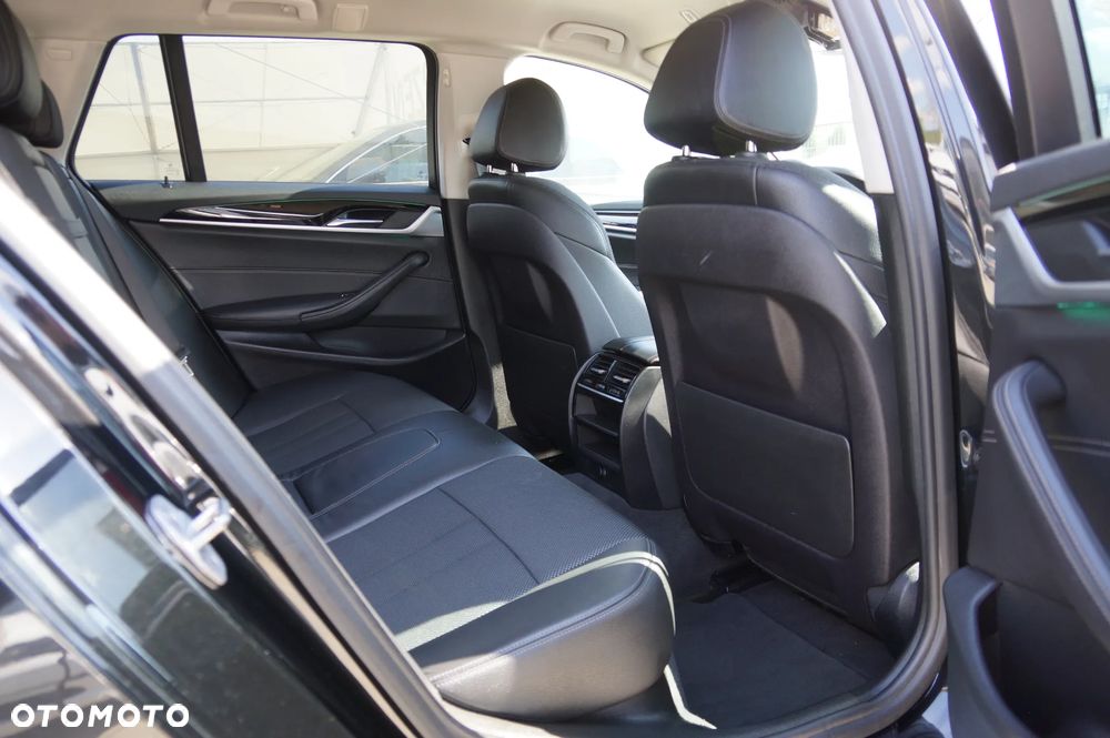 BMW Seria 5 520d xDrive Touring Sport Line - 34