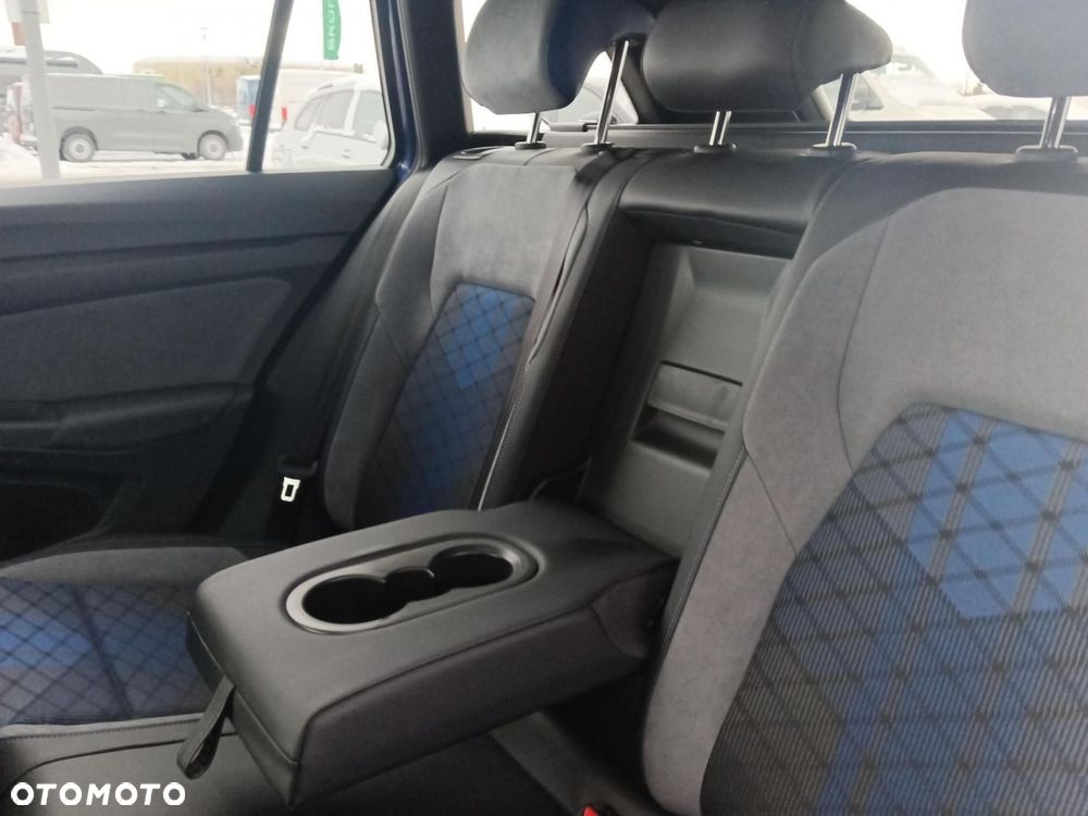 Volkswagen Golf - 20