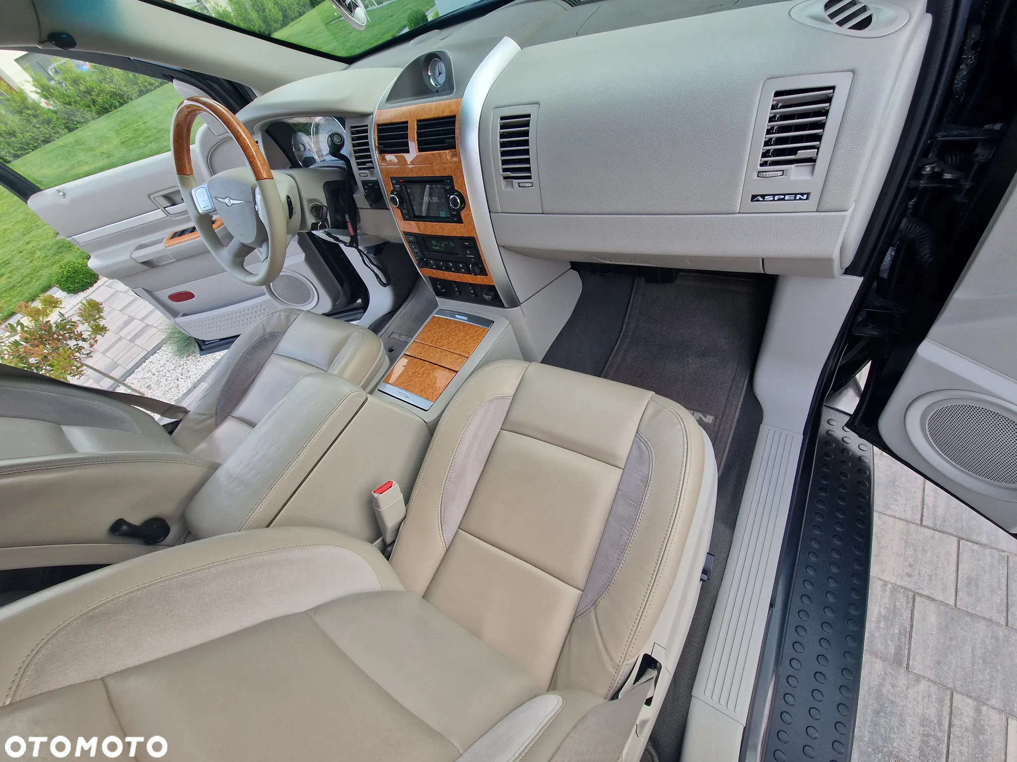 Chrysler Aspen - 9