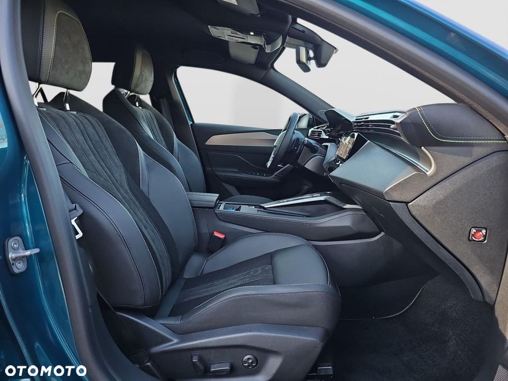 Peugeot 408 - 24