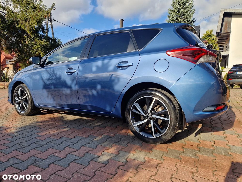Toyota Auris 2017 photo 5