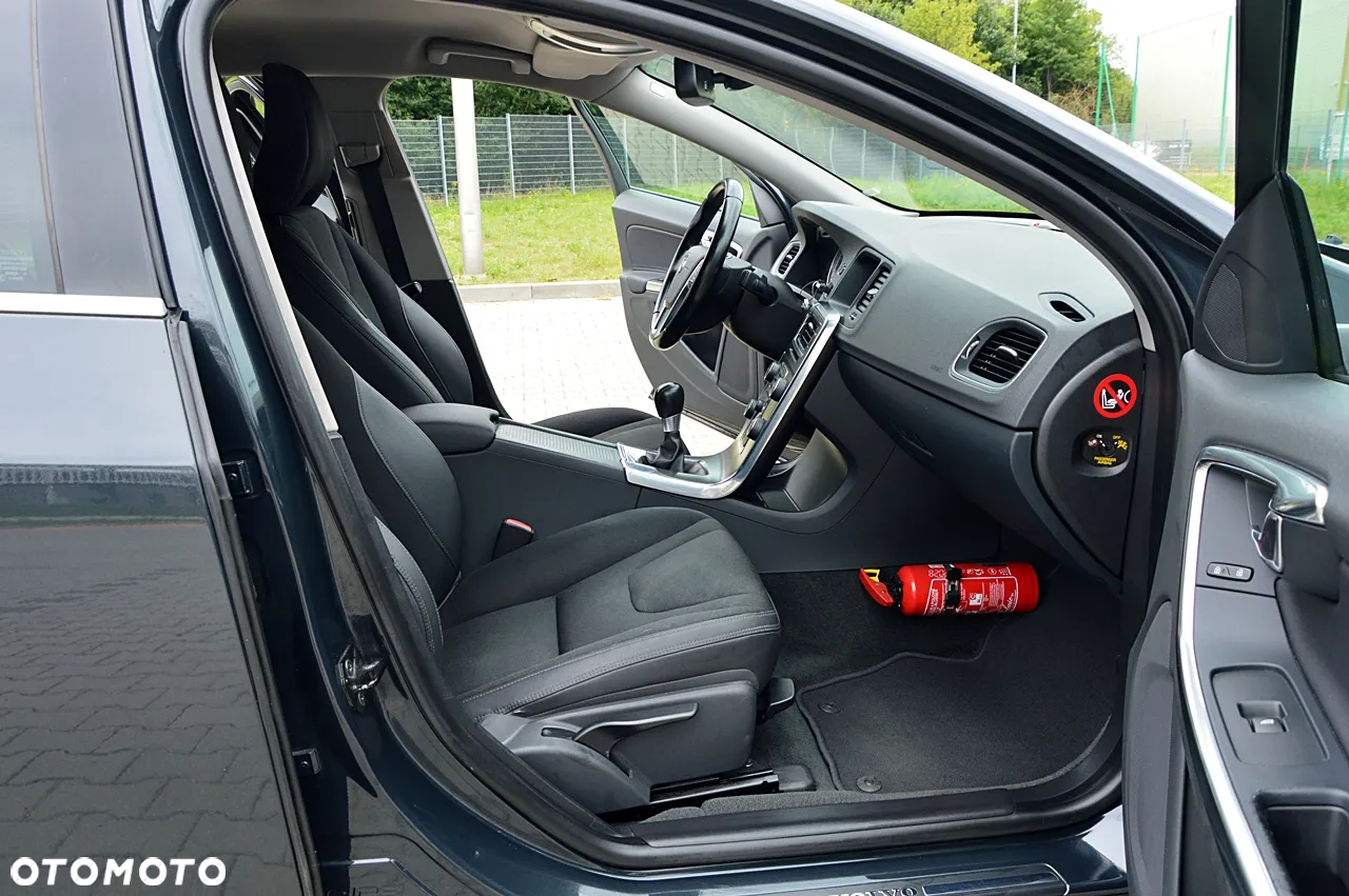 Volvo S60 D3 Momentum - 25