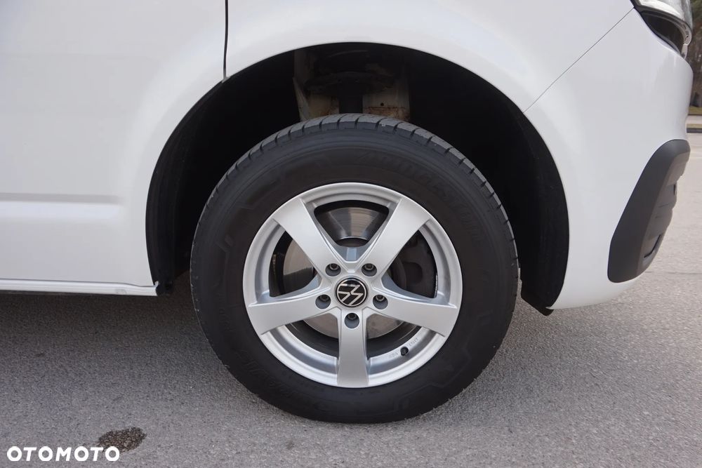 Volkswagen Caravelle - 15