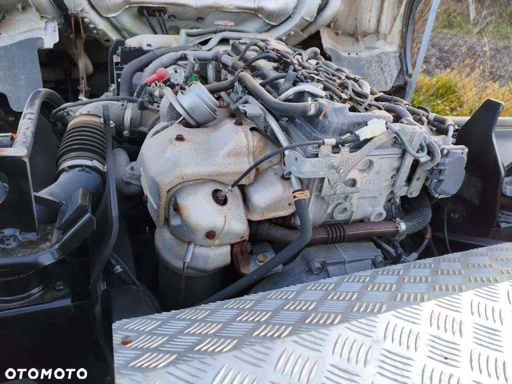 Nissan Cabstar NT400 35.13 - 20