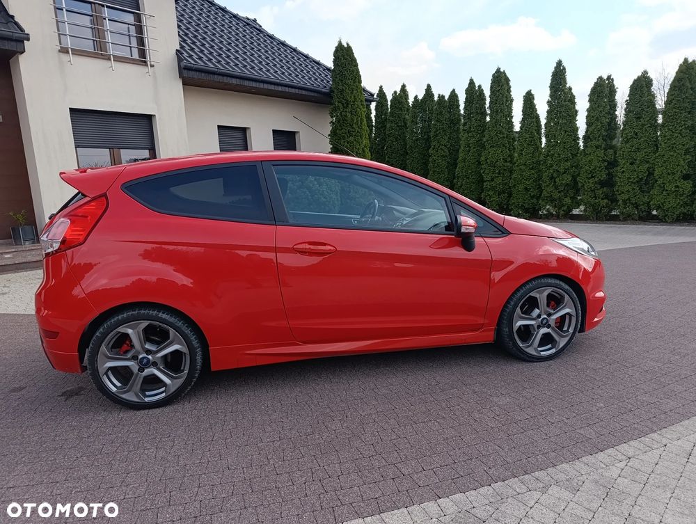 Ford Fiesta 1.6 EcoBoost ST - 10
