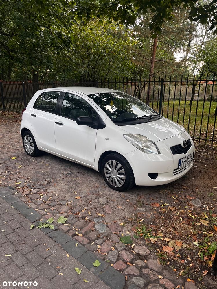 Toyota Yaris - 10