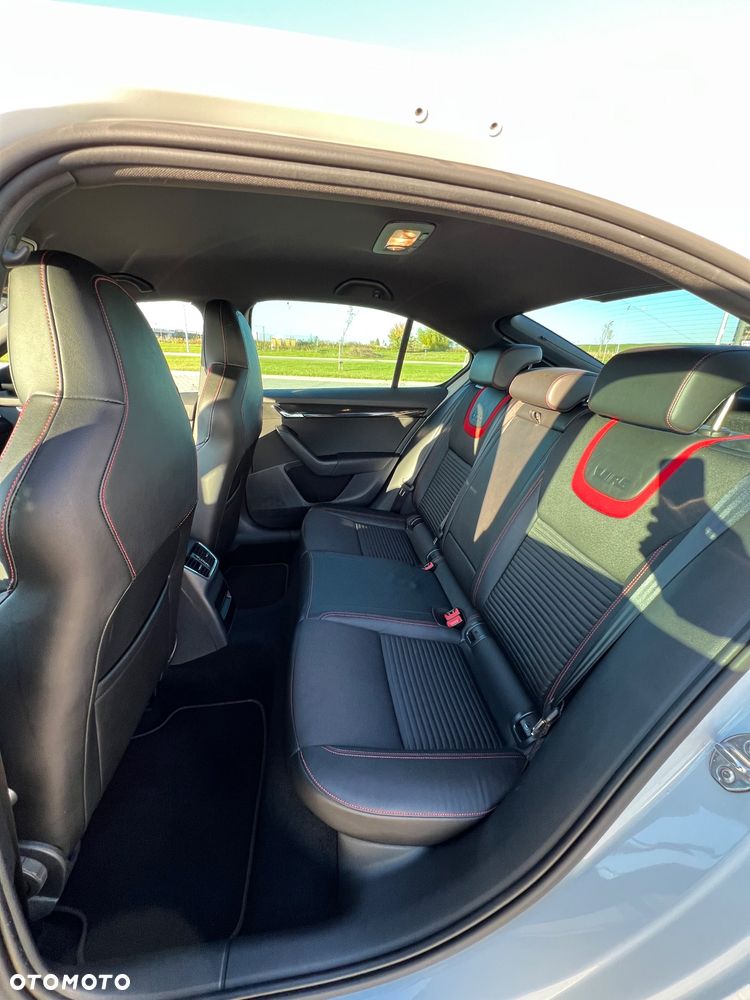 Skoda Octavia 2.0 TSI RS - 14