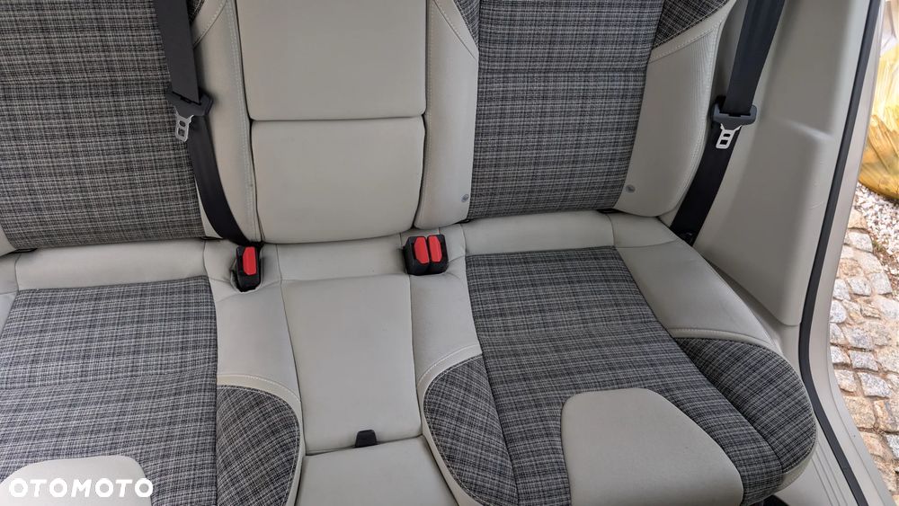 Volvo V40 D2 Drive-E Momentum - 15