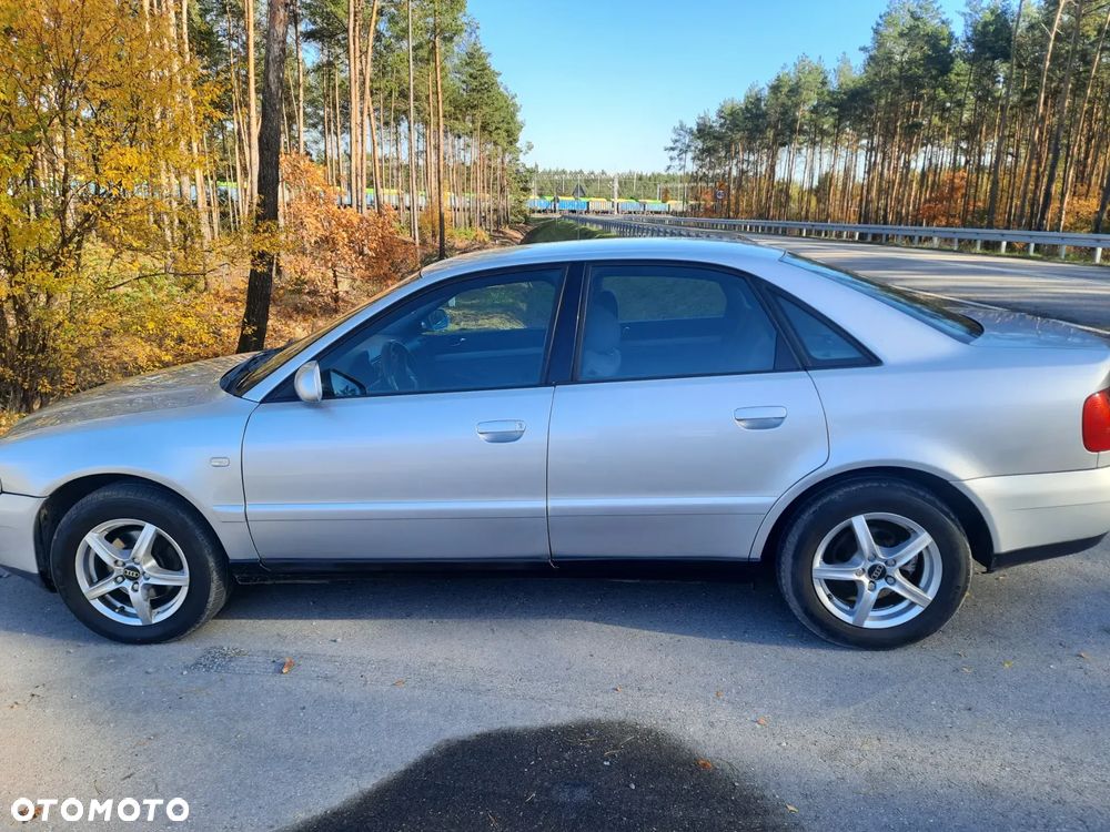 Audi A4 Limousine 1.6 - 6