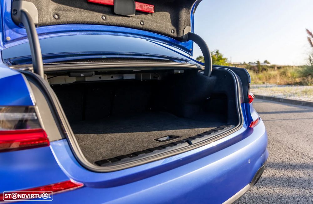 BMW 330 e Pack M Auto - 28