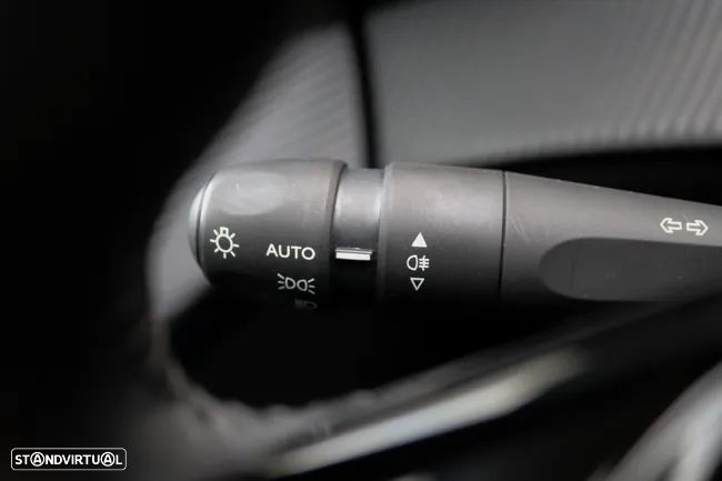 Peugeot 208 1.2 PureTech Active Pack - 12