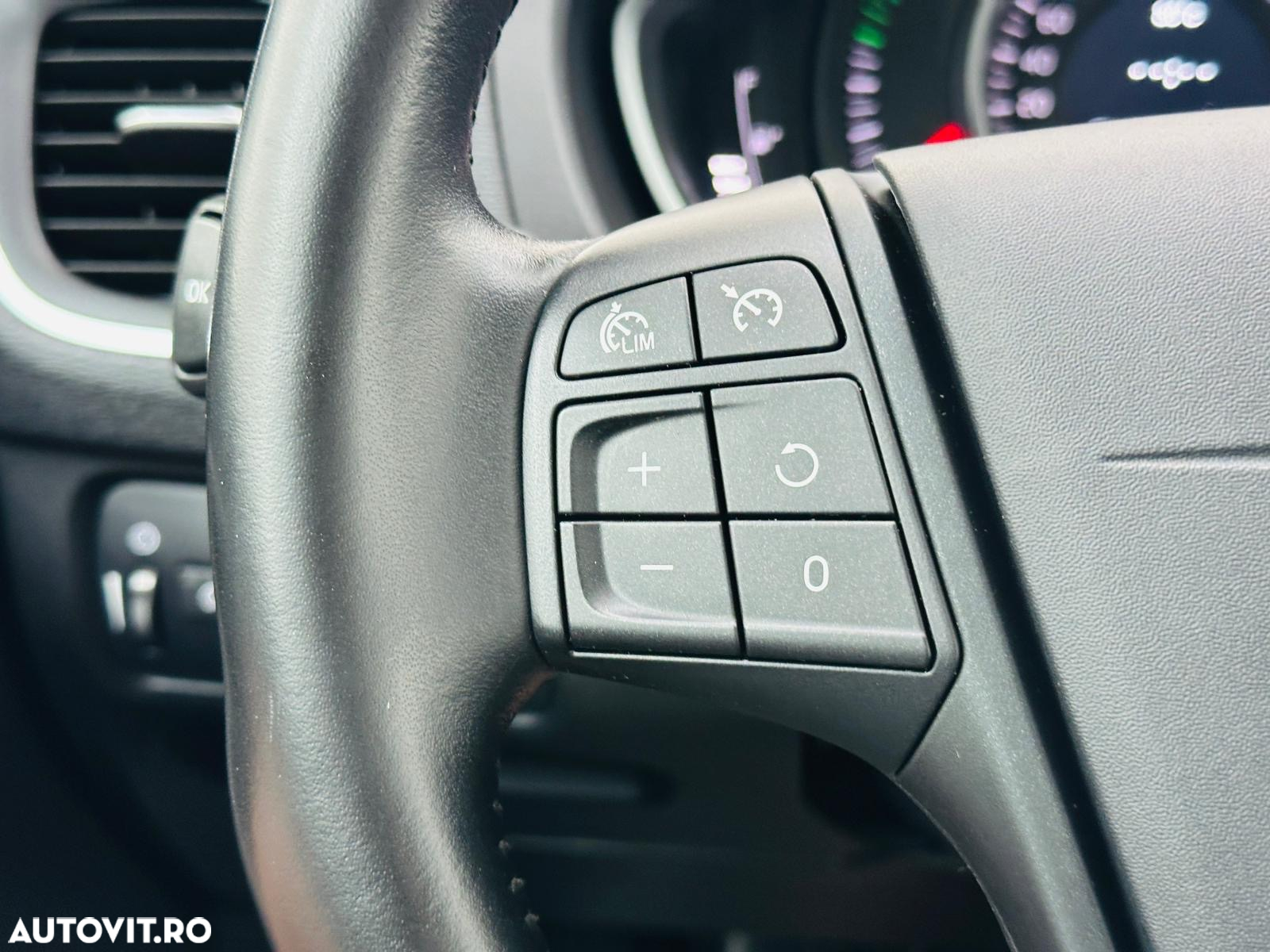 Volvo V40 - 30
