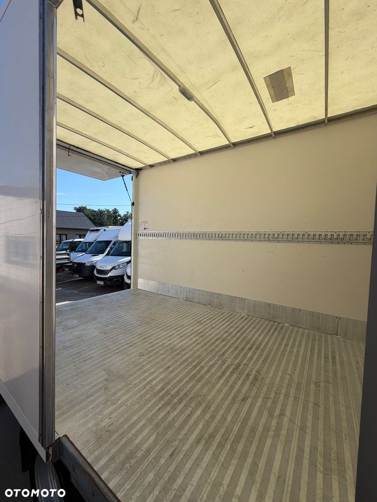 Iveco Daily 35C14 Kontener 8 Palet z windą 750 kg - 16