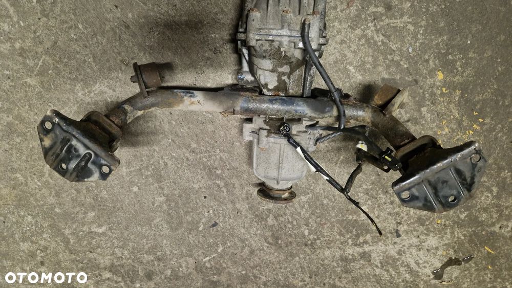 SUZUKI SX4 FIAT SEDICI  ŁAPA PODPORA MOSTU TYŁ - 1