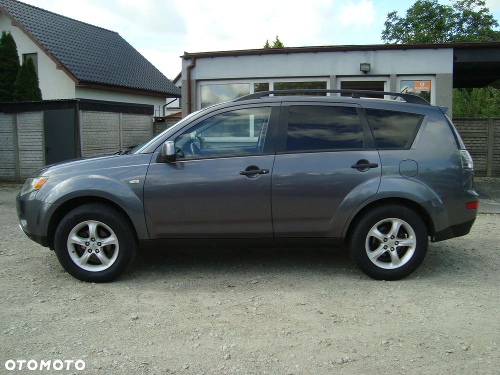 Mitsubishi Outlander - 4